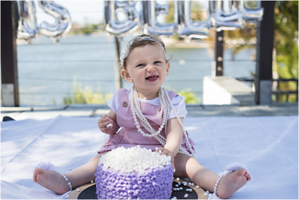Cake Smash, Gold Coast Family Photographer, Gold Coast Childrens Photographer, Angie Duncan Photography, www.angieduncan.com.au